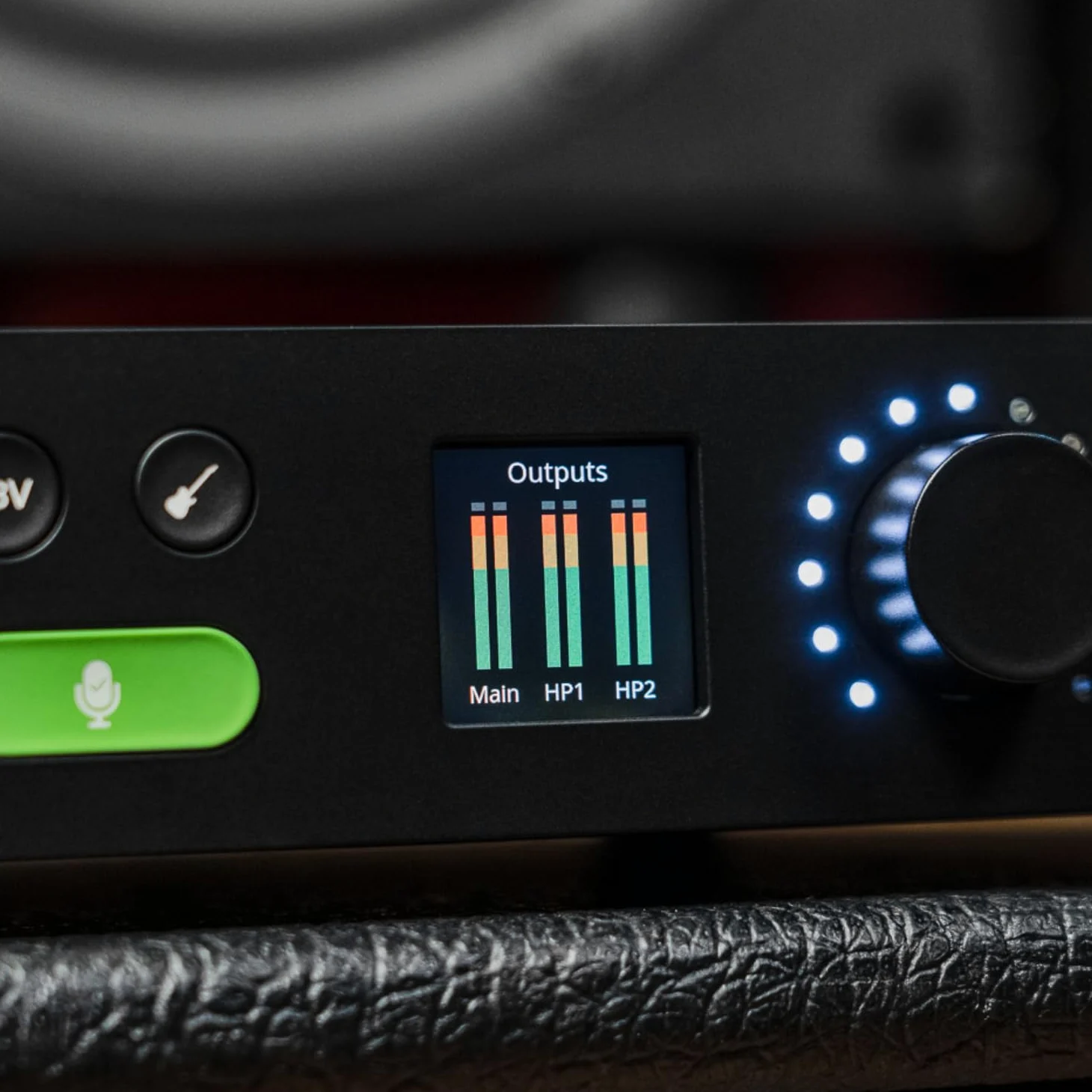 Audient EVO16 Interfaz de audio, tecnología de conversión de última generación (24 entradas/salidas, Smartgain multicanal, loopback de audio, 8 amplificadores de micrófono, conexión USB-C), Negro