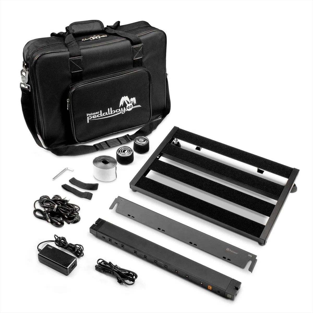 Palmer Pedalbay 40 PB Set - Pedalboard 40 cm incl. fuente de alimentación Palmer WT PB 40 con 8 salidas