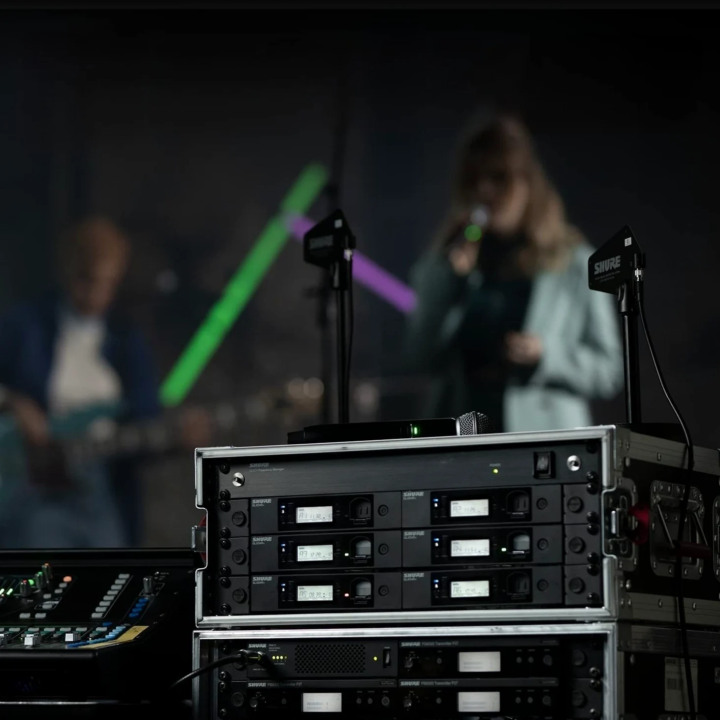 Micrófono inalámbrico Shure GLXD24+/SM58 para iglesias, karaoke y voces - Batería de 12 horas, alcance de 30m | Micrófono vocal SM58, receptor de canal único.