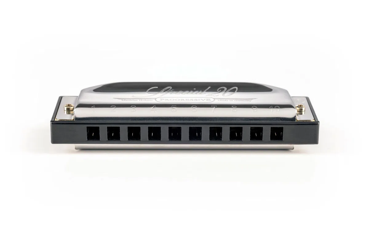 Hohner Harmonica Special 20 Key C Progressive Series 560PBXC 10 agujeros, paquete con estuche duro, mini collar de armónica Juliet Music paño de pulido