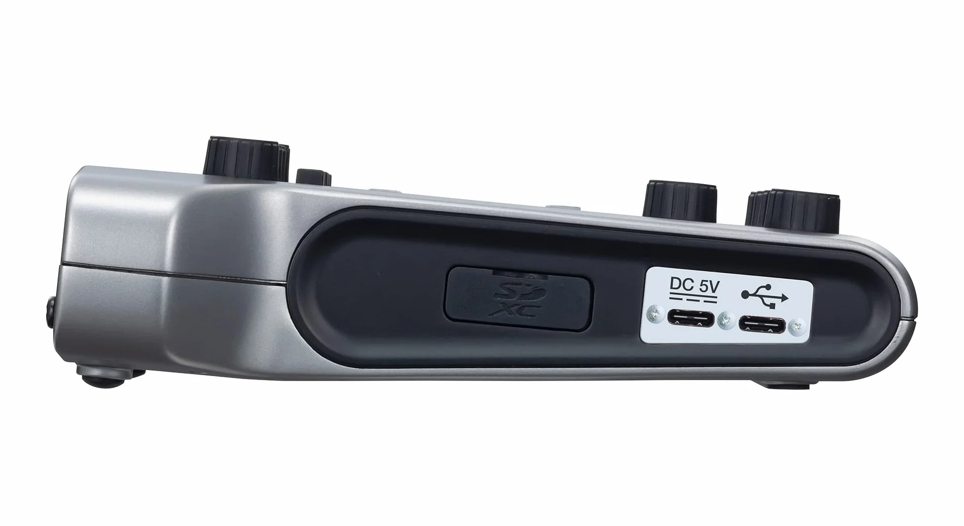 Zoom PodTrak P4 Grabador para Podcast, alimentado por pilas, 4 entradas de micro, 4 salidas de auriculares, entradas Phone y USB para entrevistas en remoto, Sound Pads, interface de audio 2-in/2-out