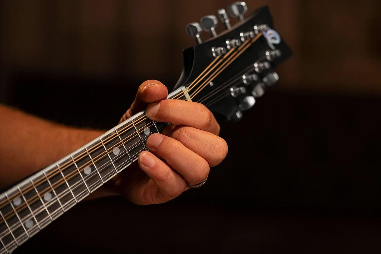 Ortega Guitars Bluegrass RMAE30-WB - Mandolina estilo A - Serie Americana - Electroacústica - Abeto y arce con acabado satinado Whiskey Burst