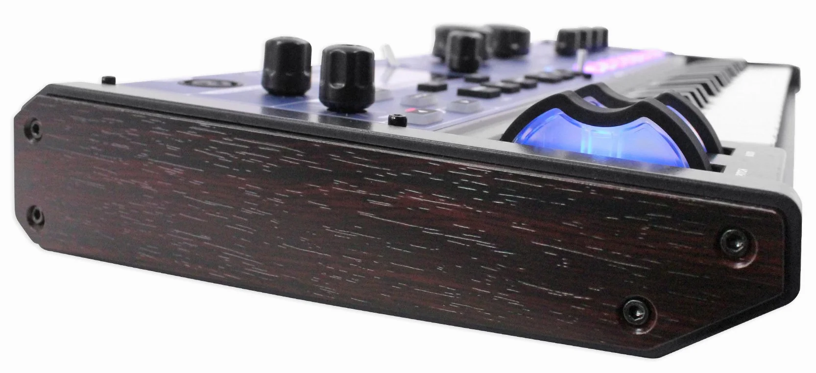 Novation Sintetizador compacto de modelado analógico MiniNova con 37 miniteclas de Novation. Potente, compacto y fuerte, con vocoder de corrección del tono, 256 sonidos incluidos y 5 efectos por capa de voz