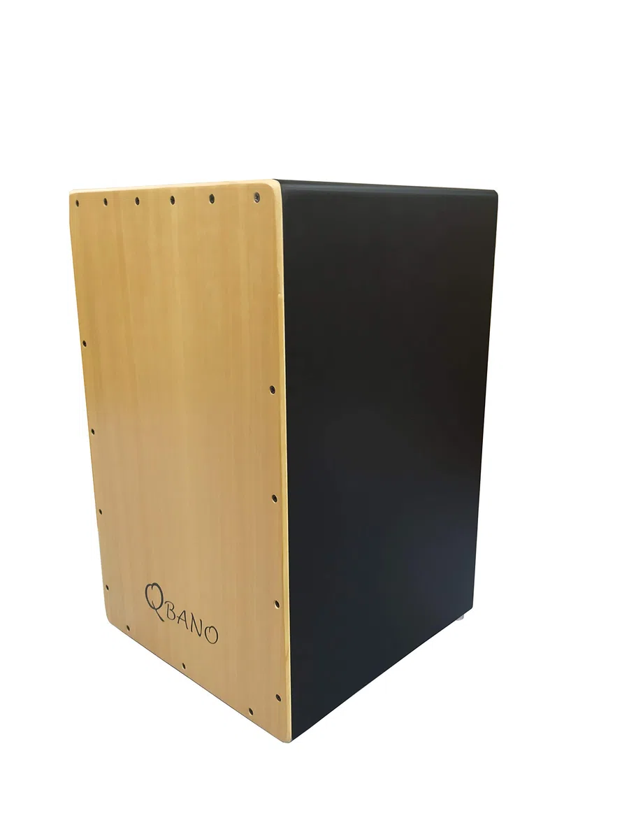 Cajón Flamenco Qbano, color Negro, tapa madera natural. Fabricado en Sevilla (España)