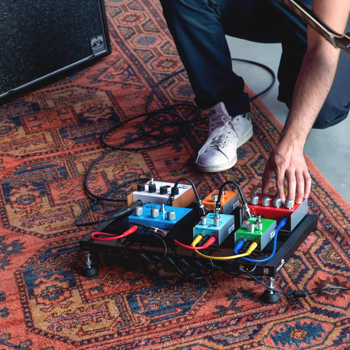 Palmer Pedalbay 40 PB Set - Pedalboard 40 cm incl. fuente de alimentación Palmer WT PB 40 con 8 salidas