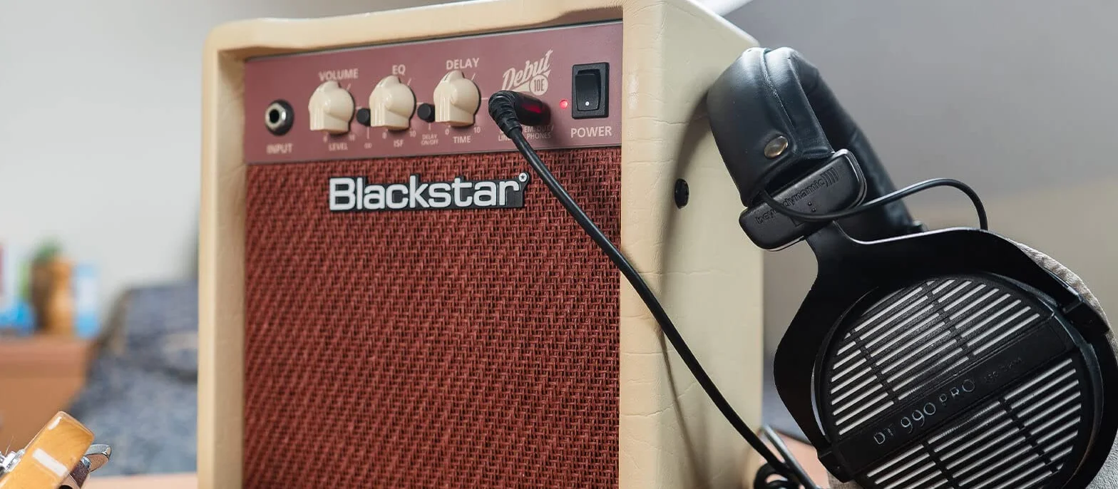 Blackstar Debut 10E Combo Amplificador de Guitarra Eléctrica para Principiantes con Efecto Delay 10 W Entrada de Auriculares/Line In MP3 Playback