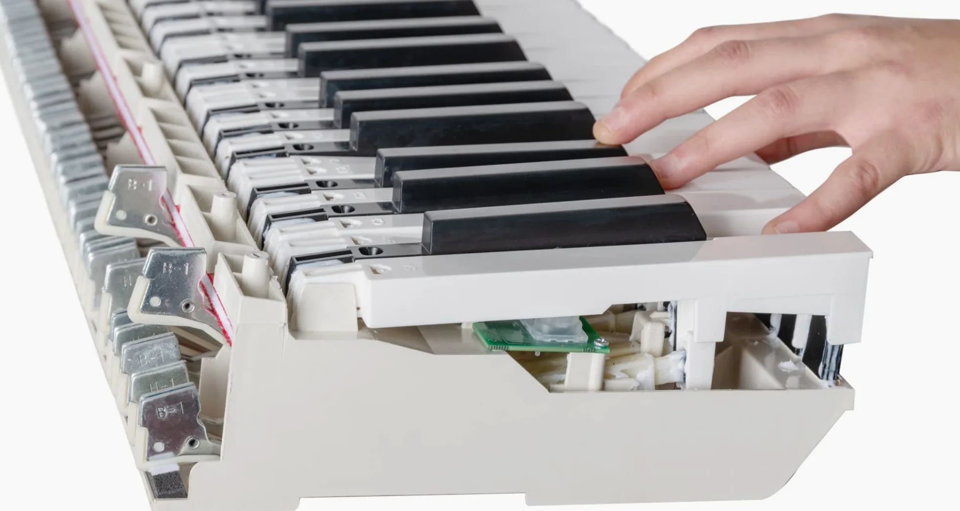 McGrey DP-18 WN Piano digital - 88 teclas contrapesadas con acción de martillo y dinámica táctil - 128 sonidos - Piano elèctrico función dual y split - tapa de teclado - 3 pedales - Tuerca mate