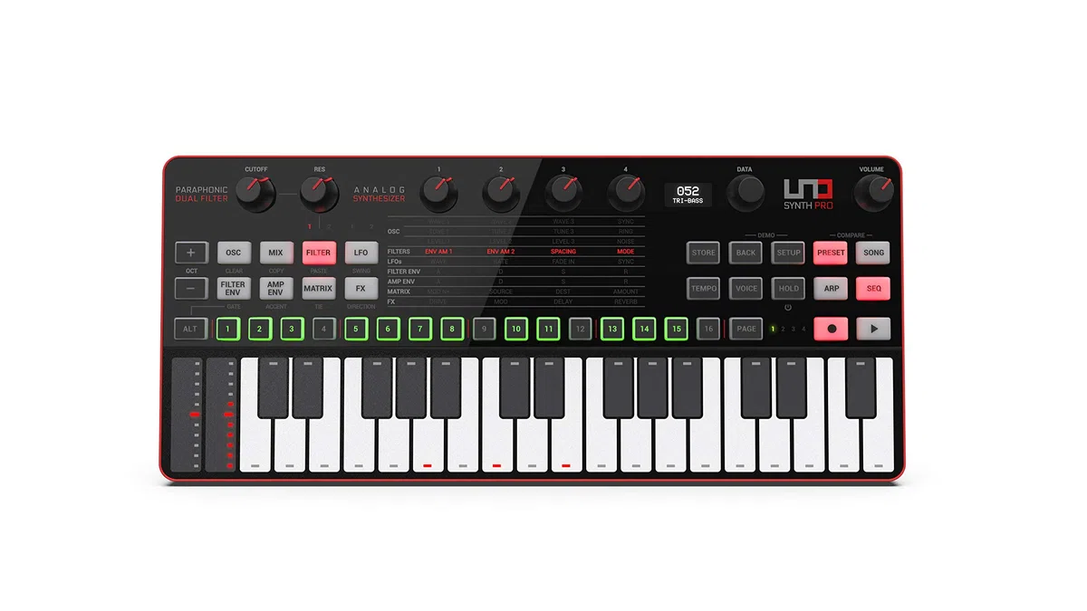 IK Multimedia - UNO Synth Pro Desktop